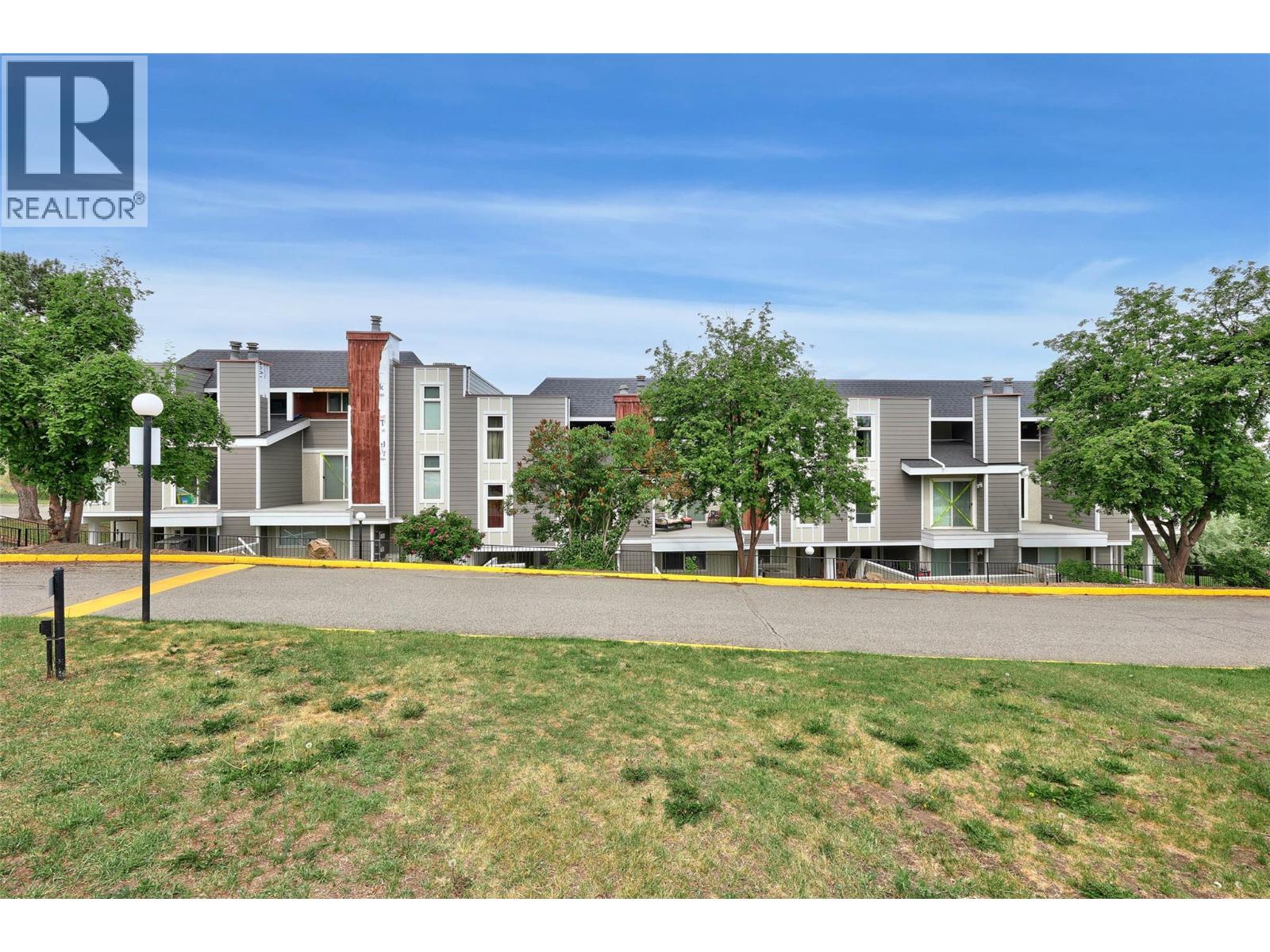 1435 Summit Drive Unit# 23, Kamloops, British Columbia  V2E 1S4 - Photo 1 - 10390088