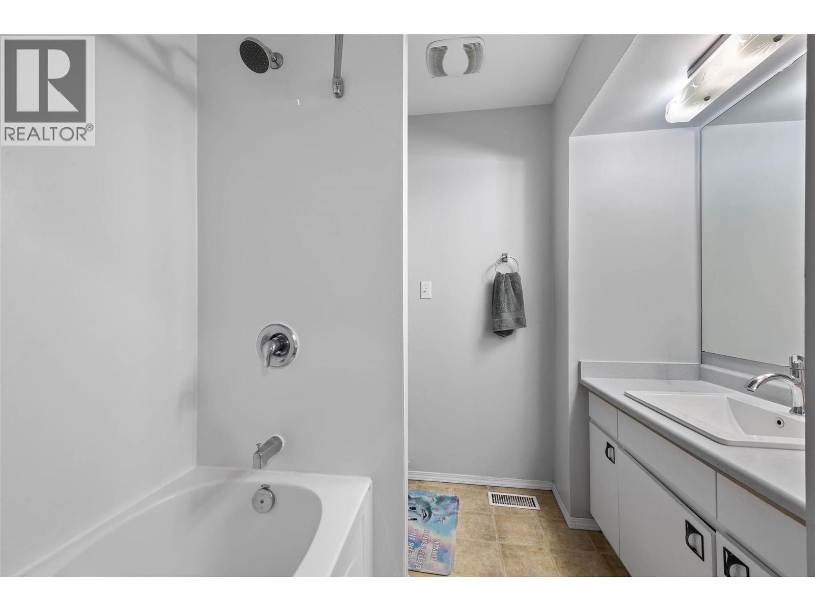 1435 Summit Drive Unit# 23, Kamloops, British Columbia  V2E 1S4 - Photo 13 - 10390088