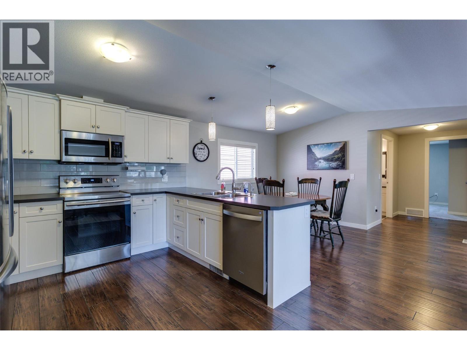 3381 Village Green Way Unit# 13, West Kelowna, British Columbia  V4T 1L2 - Photo 6 - 10390185