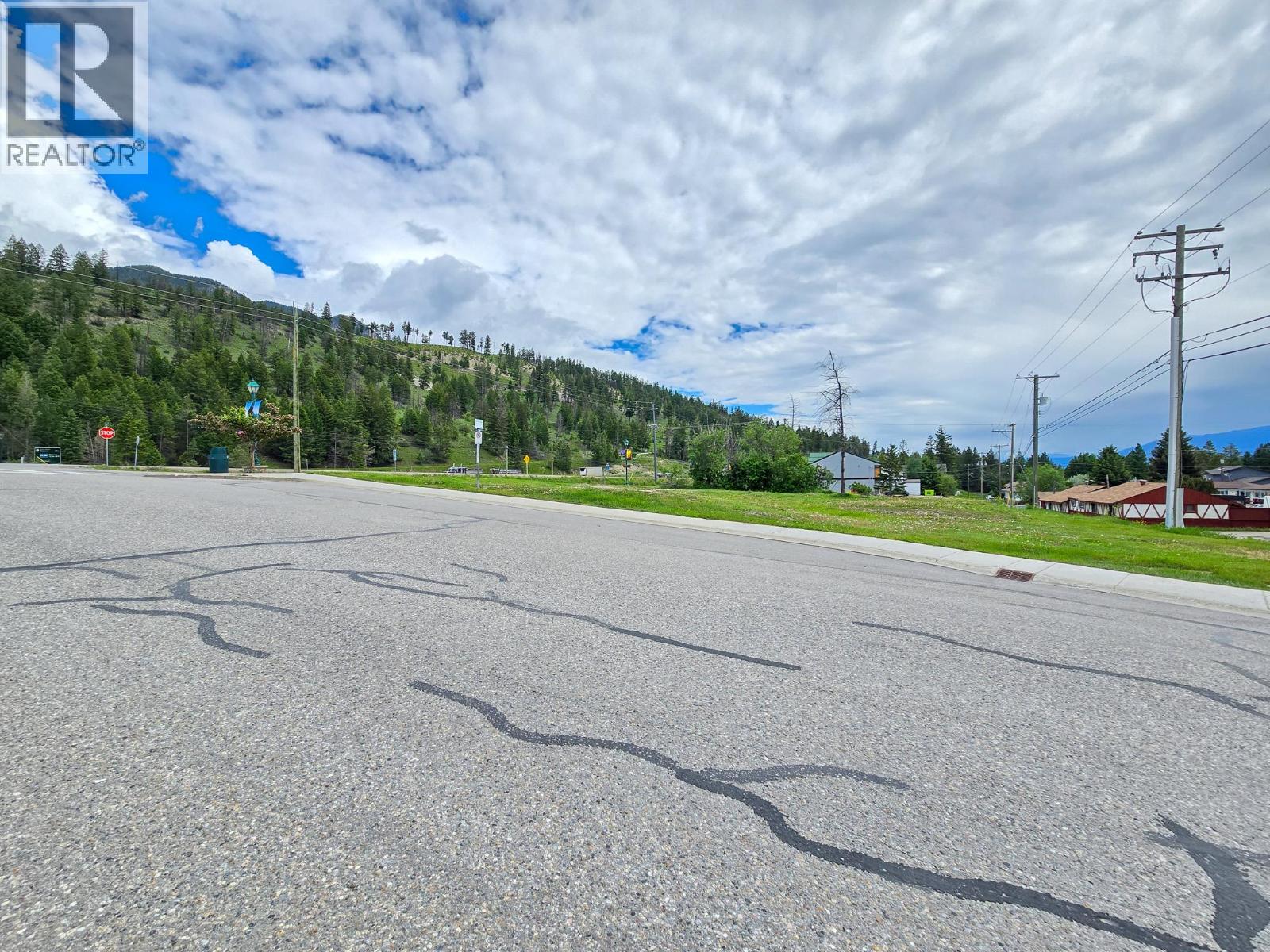 7567 & 7575 Main Street W, Radium Hot Springs, British Columbia  V0A 1M0 - Photo 12 - 10389213