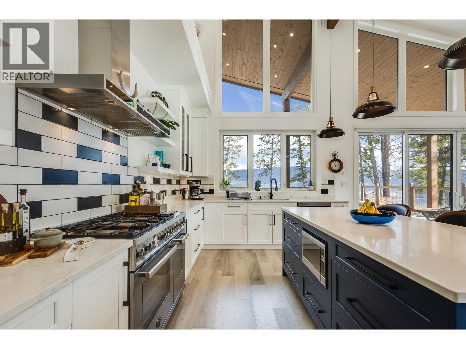 7235 Dunwaters Road, Kelowna, British Columbia  V1Z 3W4 - Photo 13 - 10389942