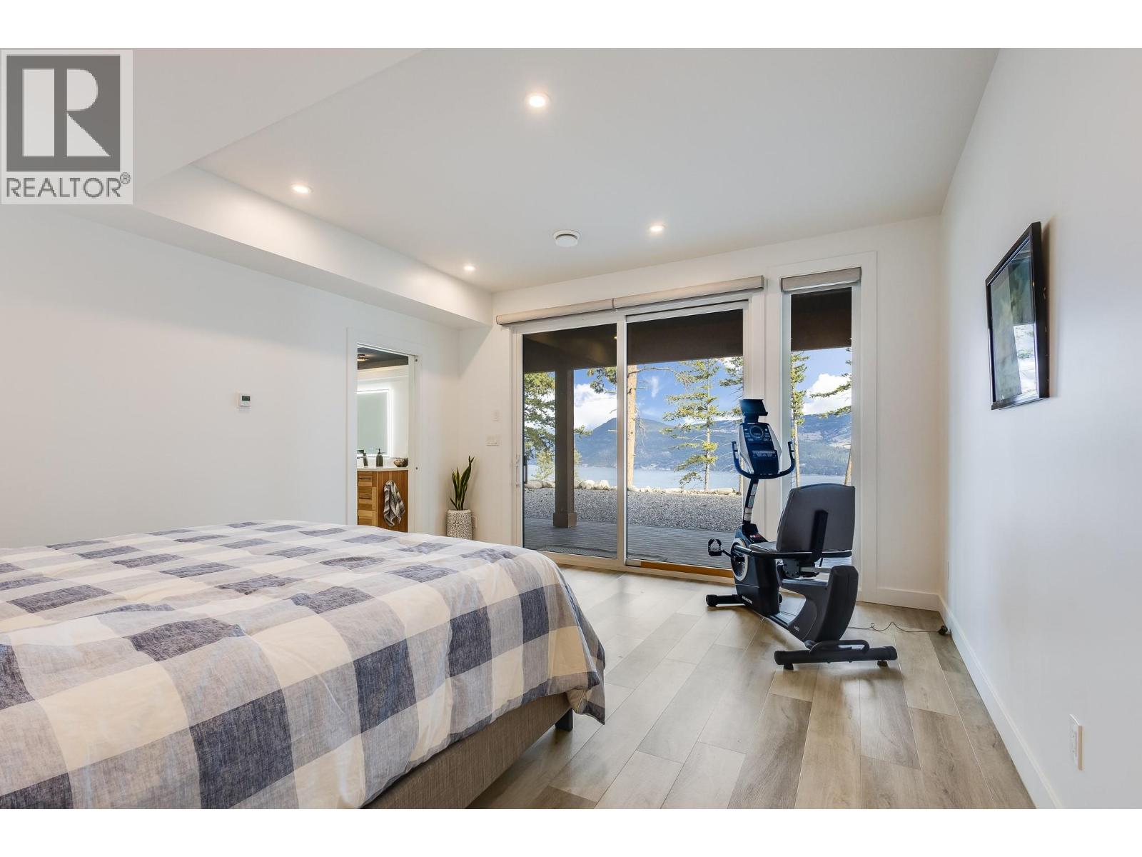 7235 Dunwaters Road, Kelowna, British Columbia  V1Z 3W4 - Photo 18 - 10389942