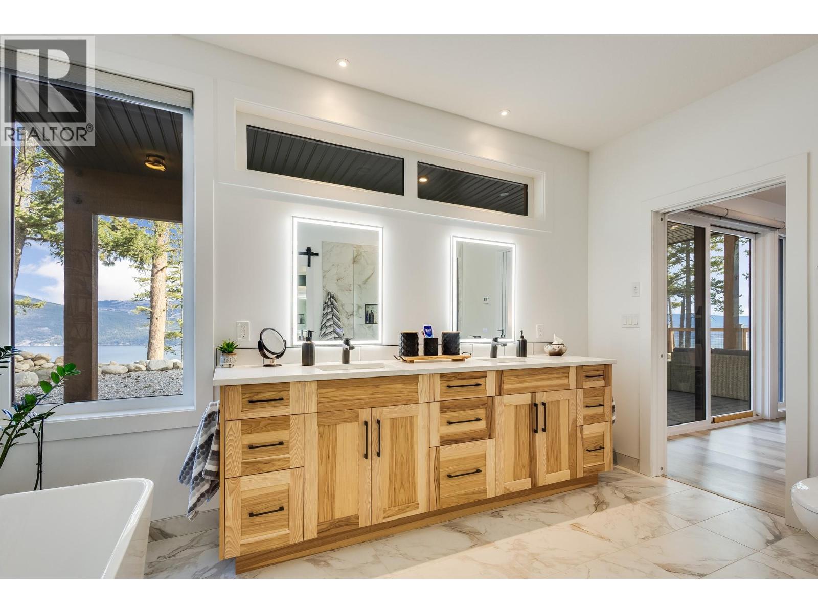 7235 Dunwaters Road, Kelowna, British Columbia  V1Z 3W4 - Photo 24 - 10389942