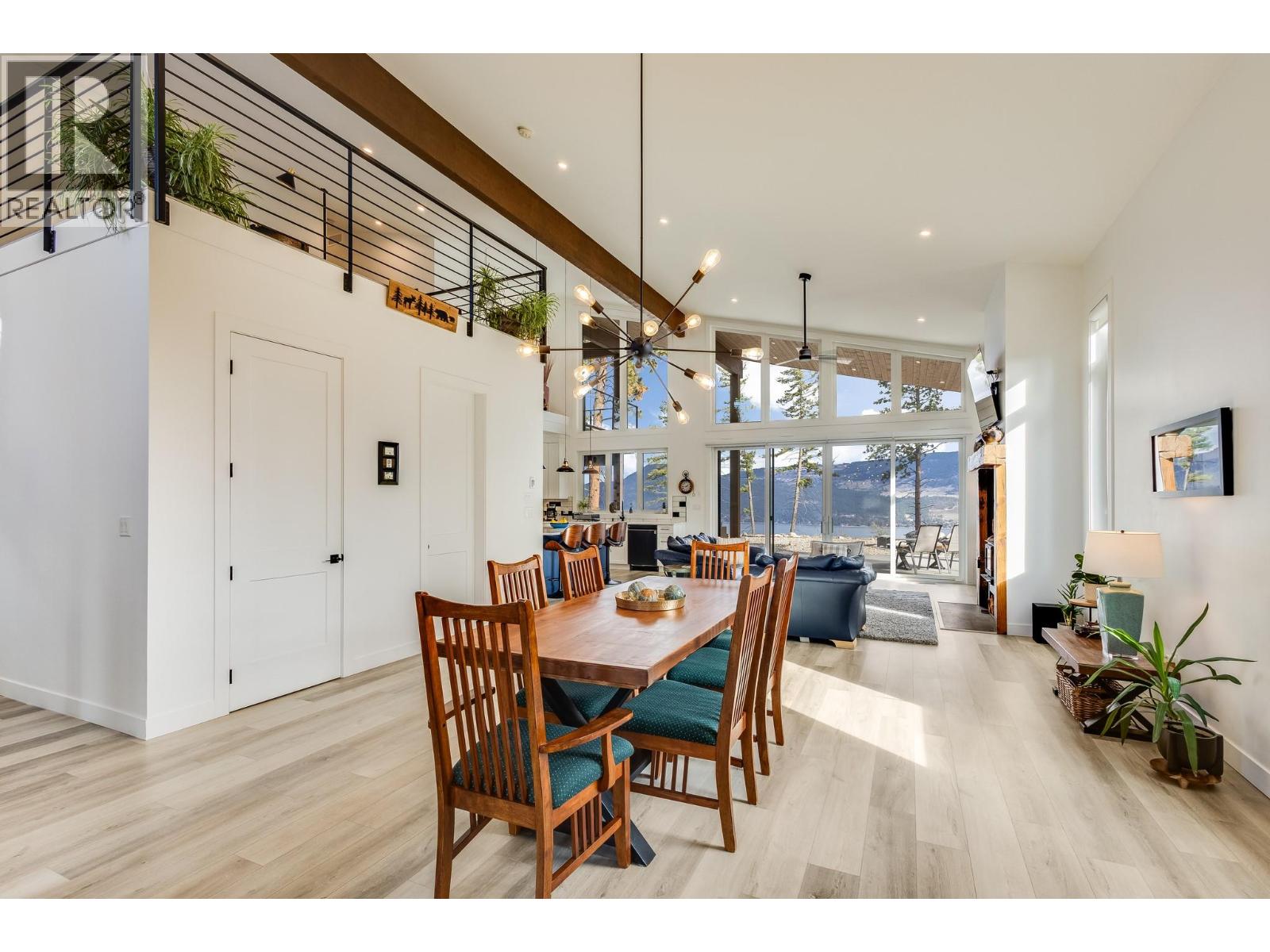 7235 Dunwaters Road, Kelowna, British Columbia  V1Z 3W4 - Photo 6 - 10389942