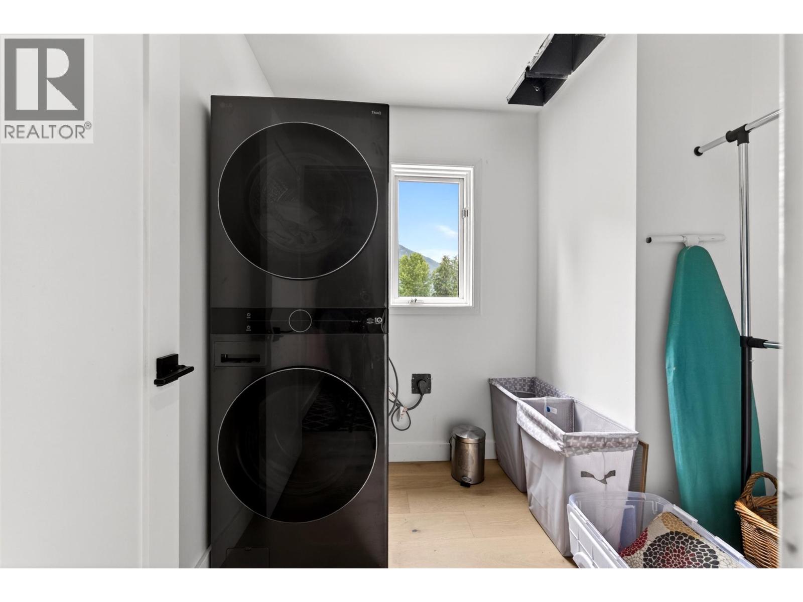 604 Innes Street W, Nelson, British Columbia  V1L 3J3 - Photo 38 - 10390315