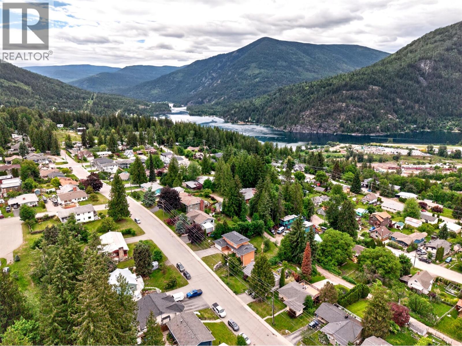 604 Innes Street W, Nelson, British Columbia  V1L 3J3 - Photo 48 - 10390315