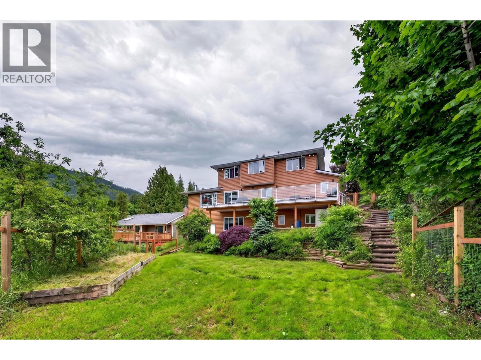 604 Innes Street W, Nelson, British Columbia  V1L 3J3 - Photo 64 - 10390315
