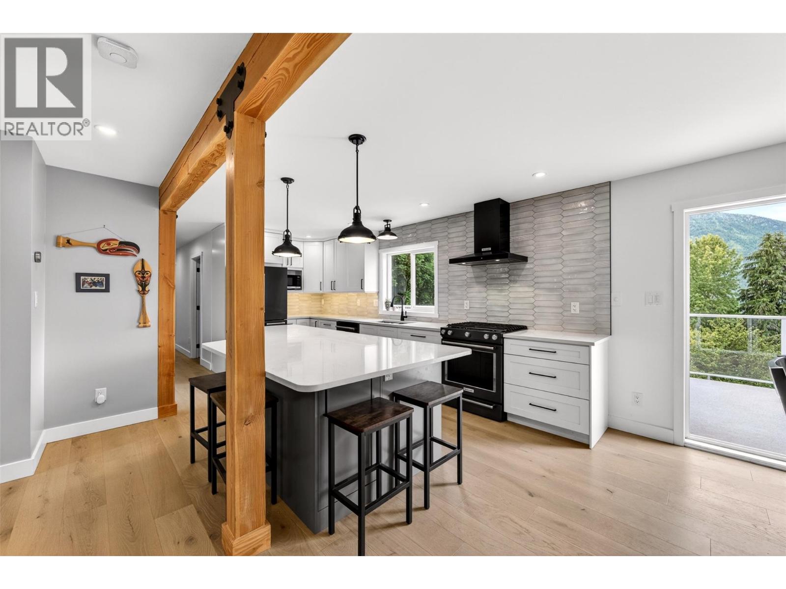 604 Innes Street W, Nelson, British Columbia  V1L 3J3 - Photo 7 - 10390315