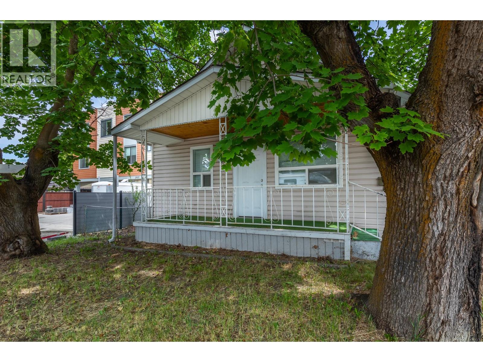 3905 26 Street, Vernon, British Columbia  V1T 3J2 - Photo 1 - 10369096