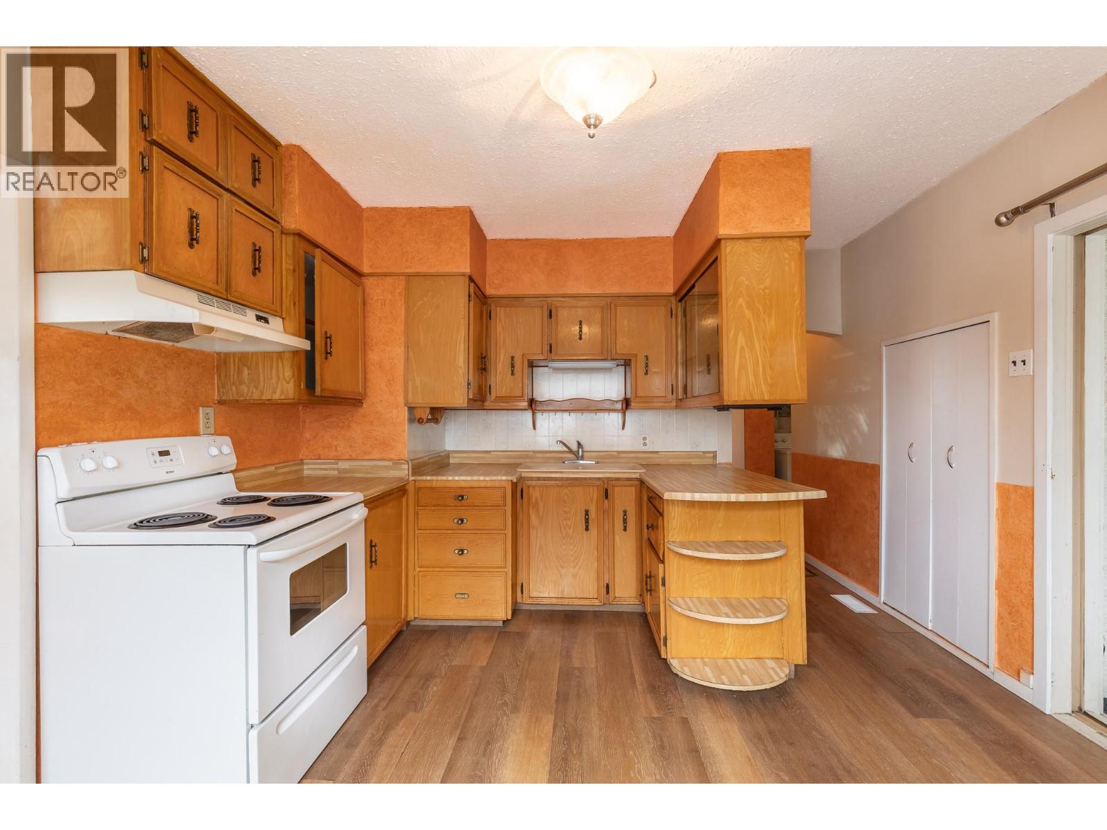 3905 26 Street, Vernon, British Columbia  V1T 3J2 - Photo 10 - 10369096