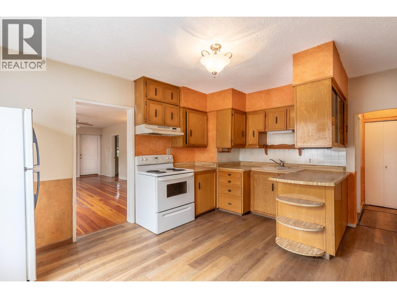 3905 26 Street, Vernon, British Columbia  V1T 3J2 - Photo 11 - 10369096