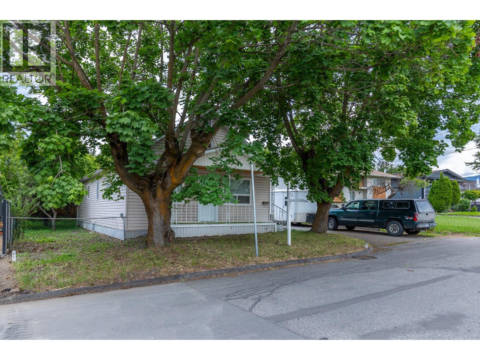 3905 26 Street, Vernon, British Columbia  V1T 3J2 - Photo 4 - 10369096
