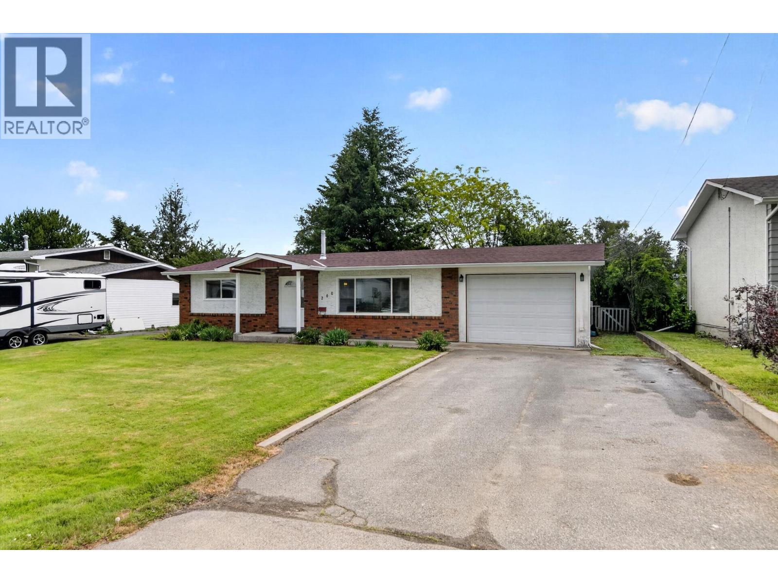300 Patterson Road, Kelowna, British Columbia  V1X 2L2 - Photo 1 - 10390202