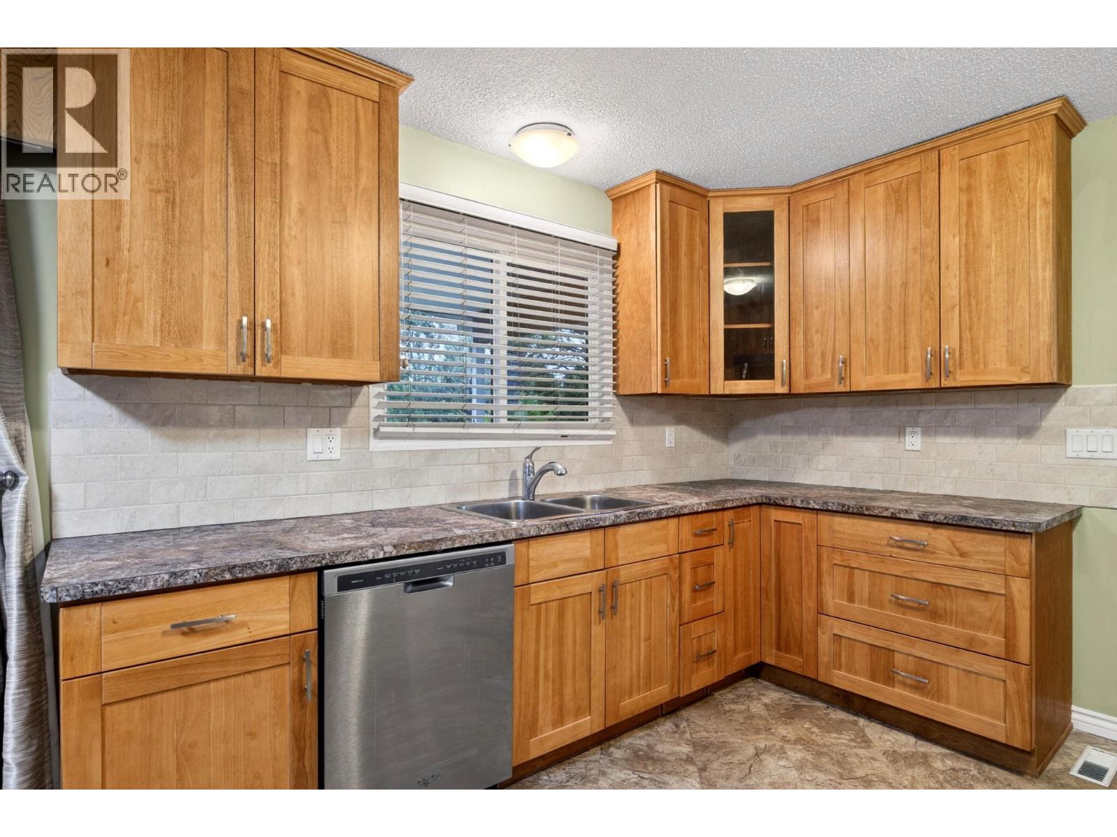 300 Patterson Road, Kelowna, British Columbia  V1X 2L2 - Photo 3 - 10390202
