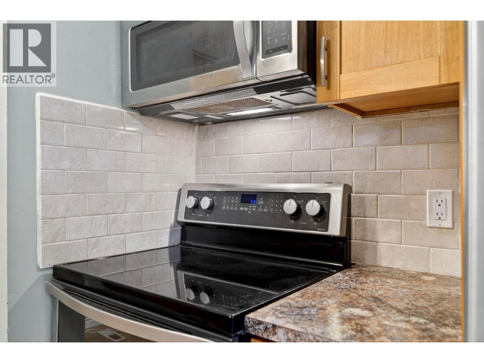 300 Patterson Road, Kelowna, British Columbia  V1X 2L2 - Photo 4 - 10390202