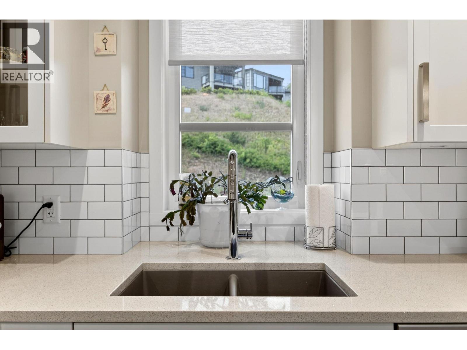 9695 Celeste Road, Lake Country, British Columbia  V4V 2R9 - Photo 9 - 10390153
