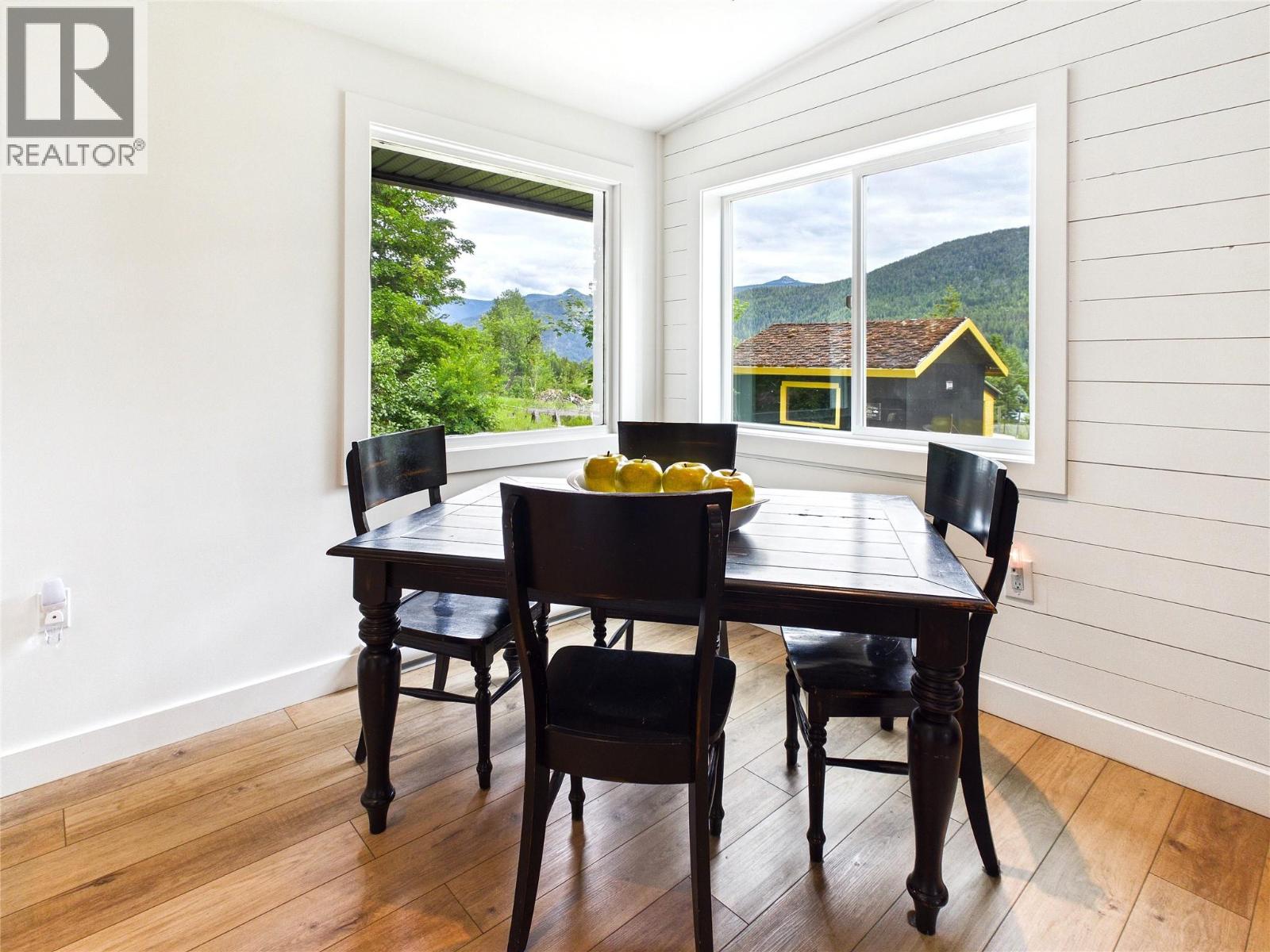 3718 Krestova Road, Krestova, British Columbia  V0G 1H2 - Photo 10 - 10390354