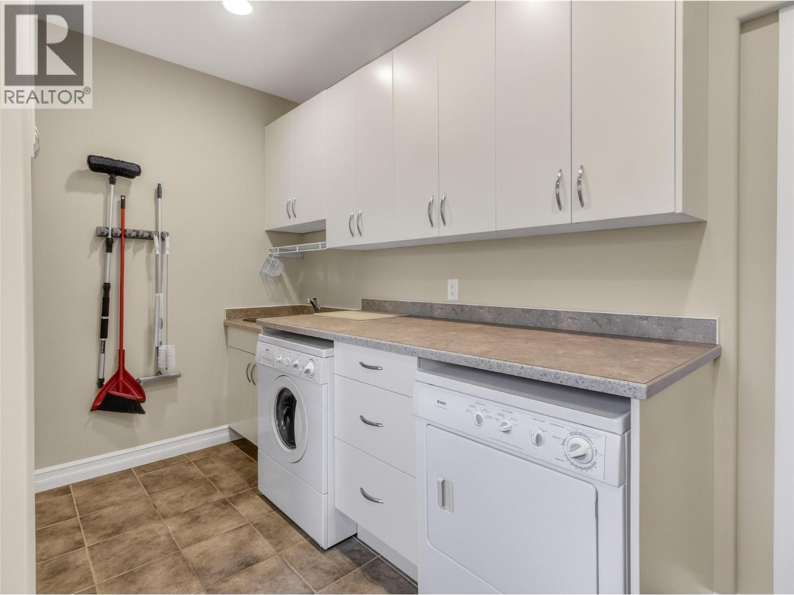 4005 Lobelia Drive, Osoyoos, British Columbia  V0H 1V1 - Photo 32 - 10390287