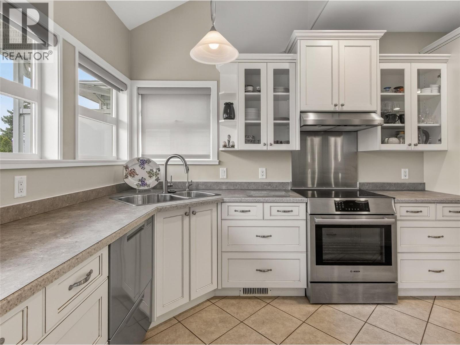 4005 Lobelia Drive, Osoyoos, British Columbia  V0H 1V1 - Photo 6 - 10390287