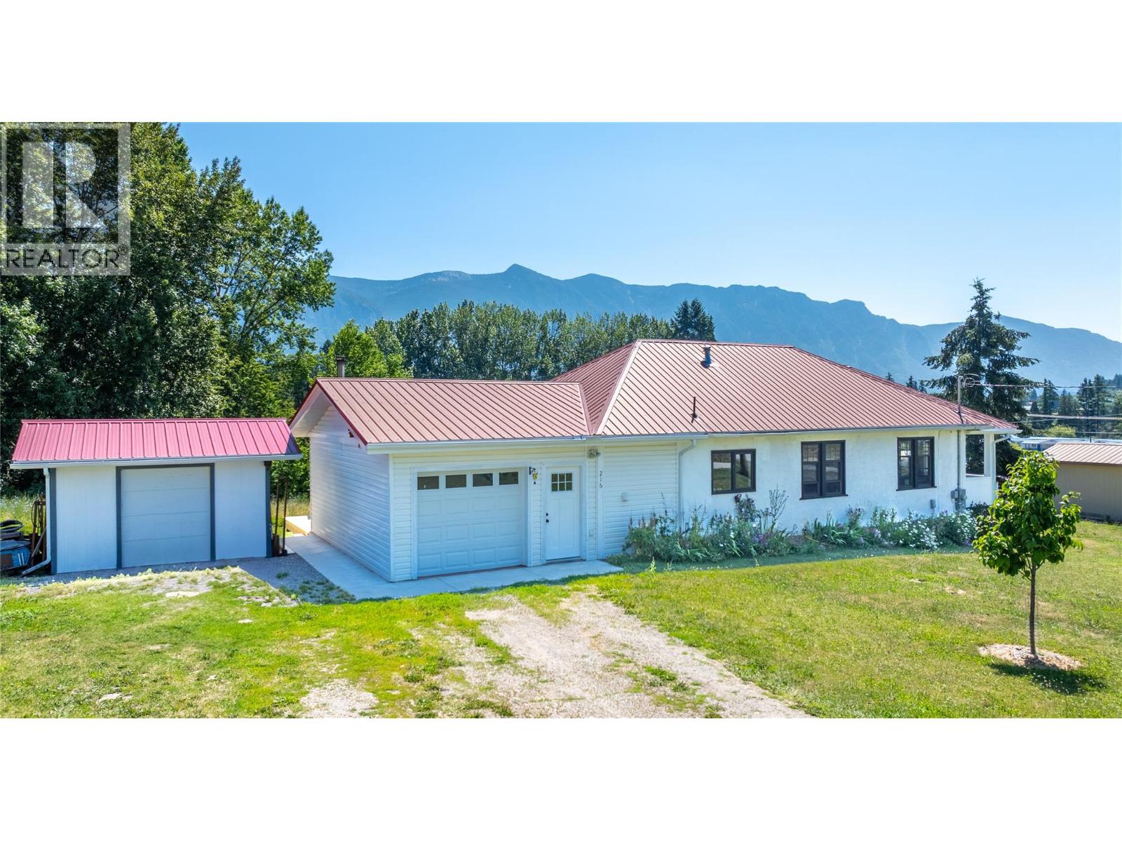 216 27th Avenue, Creston, British Columbia  V0B 1G0 - Photo 38 - 10390281