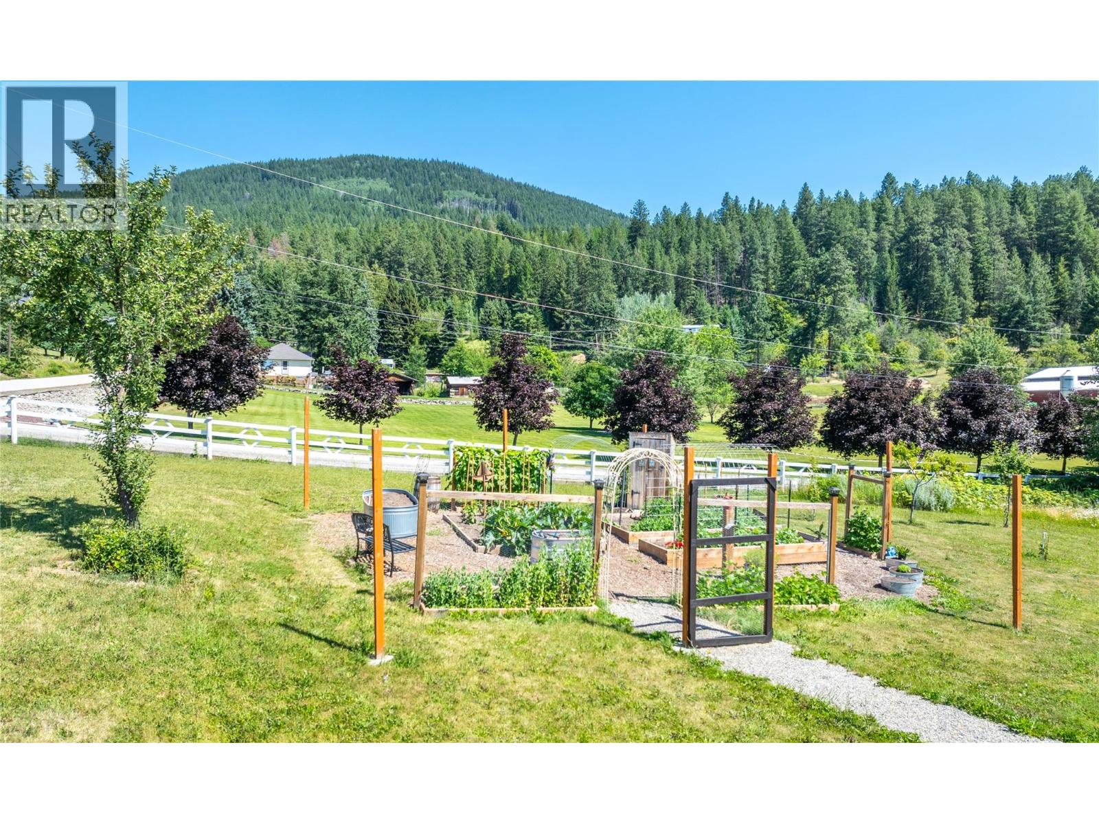 216 27th Avenue, Creston, British Columbia  V0B 1G0 - Photo 39 - 10390281