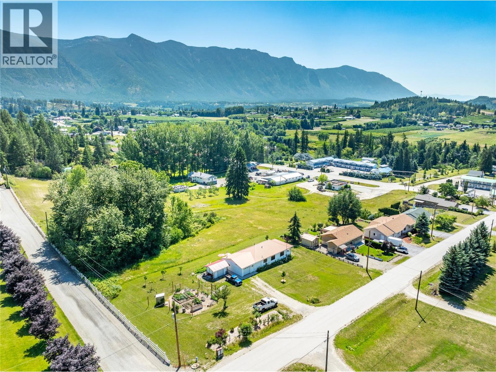 216 27th Avenue, Creston, British Columbia  V0B 1G0 - Photo 44 - 10390281