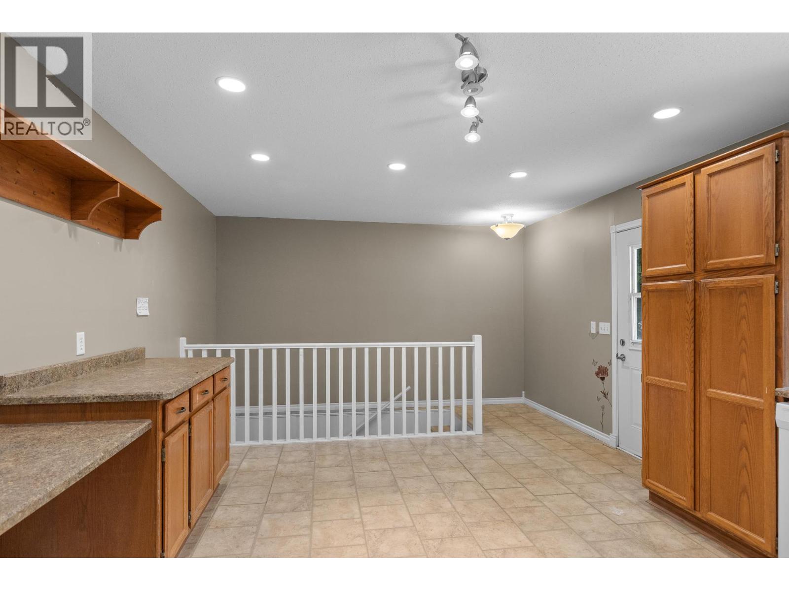 975 Neptune Road, Kelowna, British Columbia  V1X 3E4 - Photo 14 - 10390250
