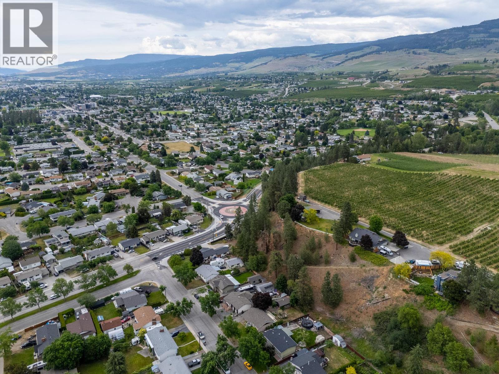 975 Neptune Road, Kelowna, British Columbia  V1X 3E4 - Photo 61 - 10390250