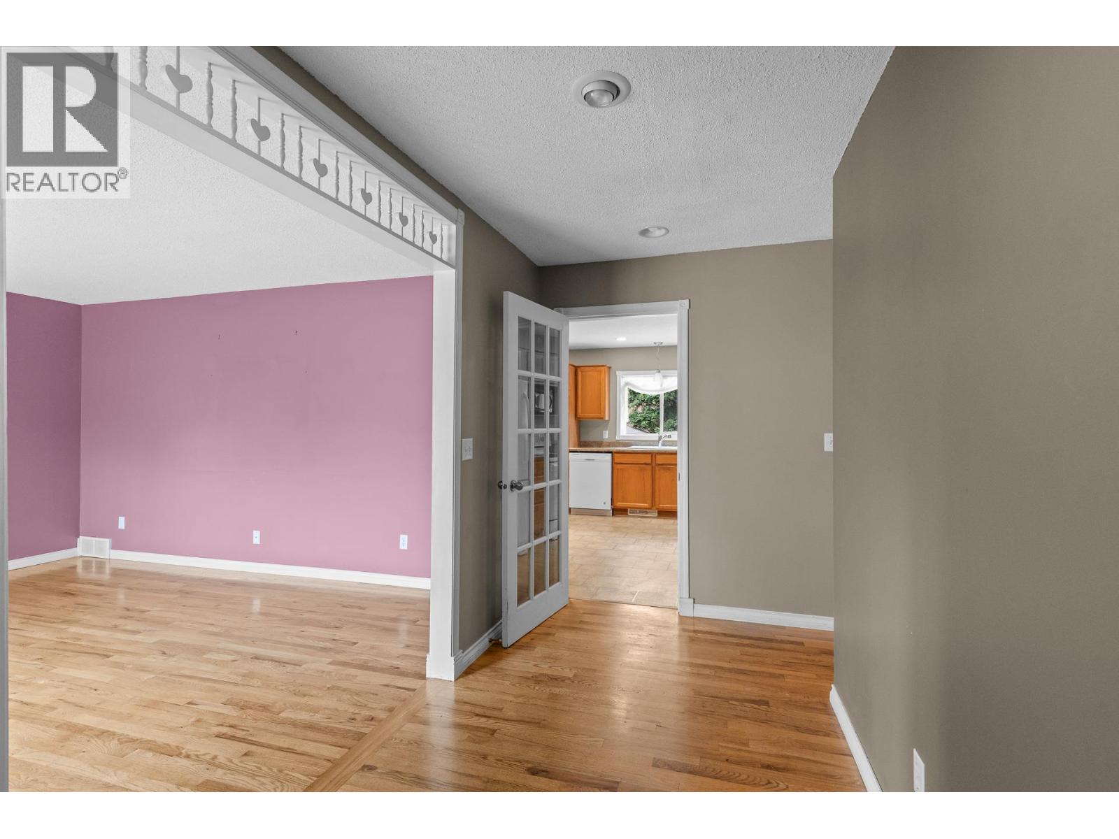 975 Neptune Road, Kelowna, British Columbia  V1X 3E4 - Photo 9 - 10390250
