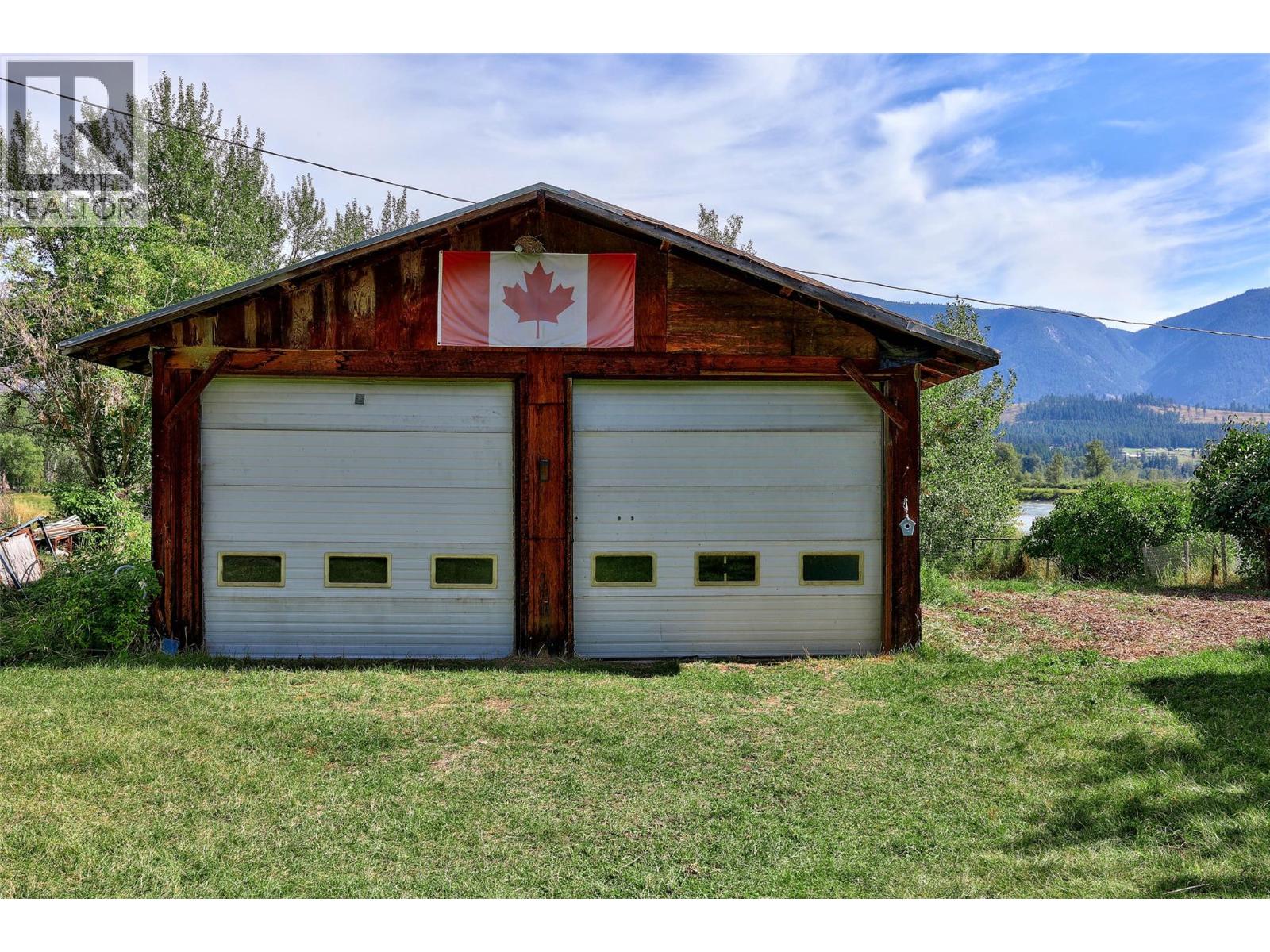 8572 Yellowhead Highway S, Little Fort, British Columbia  V0E 2C0 - Photo 36 - 10390133