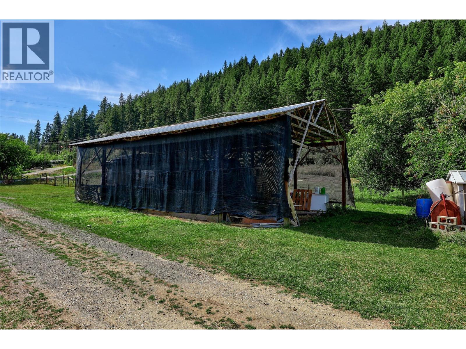 8572 Yellowhead Highway S, Little Fort, British Columbia  V0E 2C0 - Photo 42 - 10390133