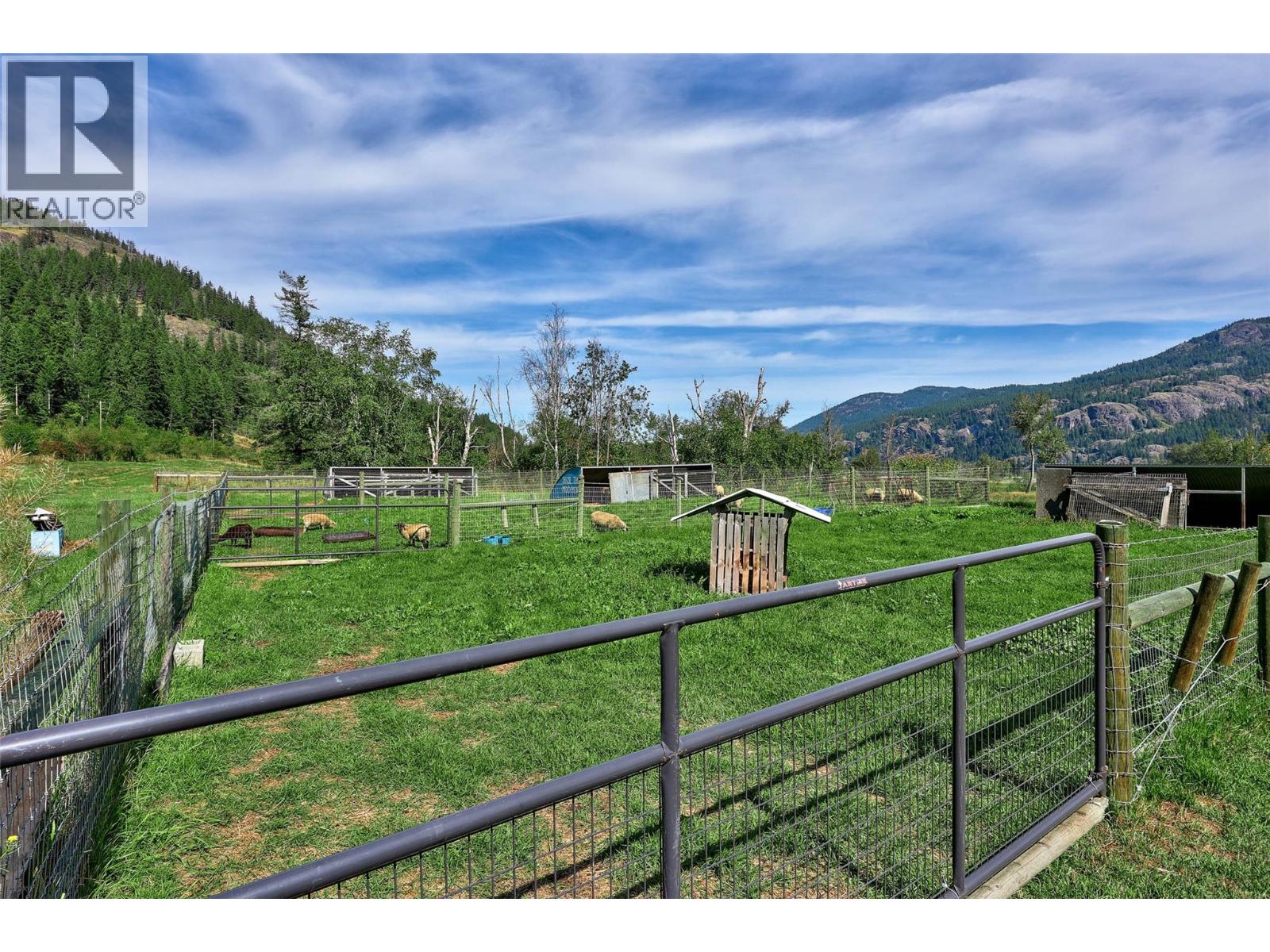 8572 Yellowhead Highway S, Little Fort, British Columbia  V0E 2C0 - Photo 45 - 10390133