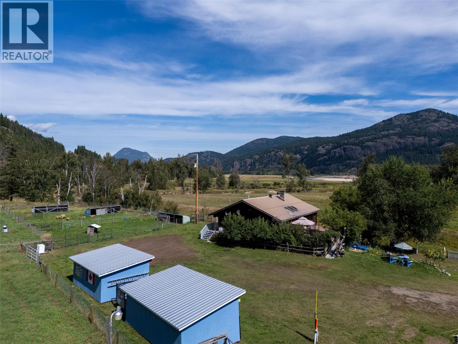 8572 Yellowhead Highway S, Little Fort, British Columbia  V0E 2C0 - Photo 63 - 10390133