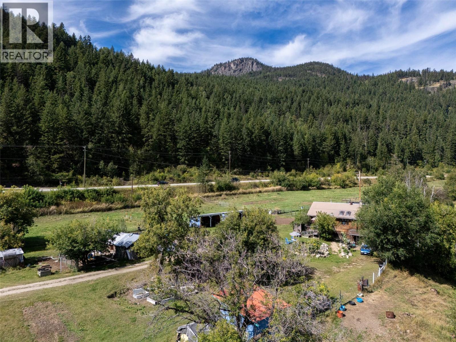8572 Yellowhead Highway S, Little Fort, British Columbia  V0E 2C0 - Photo 64 - 10390133