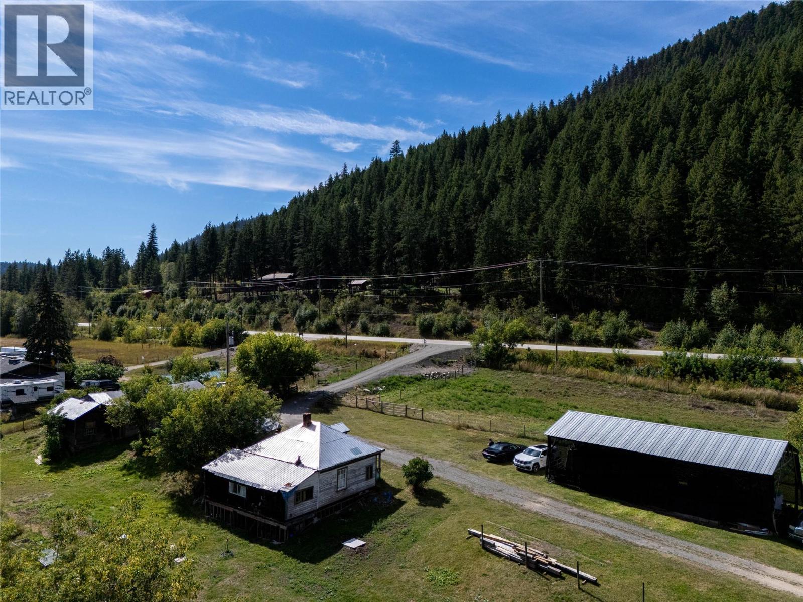8572 Yellowhead Highway S, Little Fort, British Columbia  V0E 2C0 - Photo 65 - 10390133