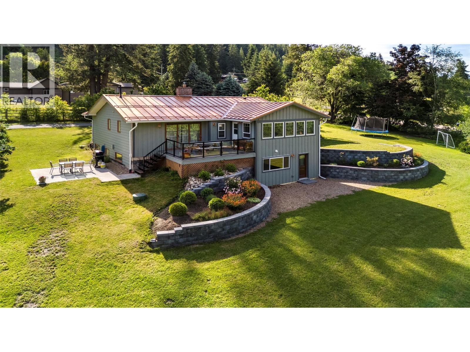 5851 20 Avenue Ne, Salmon Arm, British Columbia  V1E 1Y4 - Photo 1 - 10389837