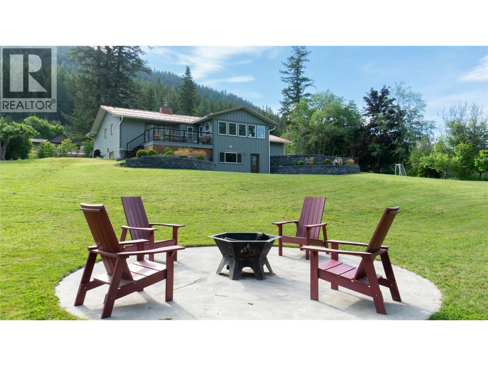 5851 20 Avenue Ne, Salmon Arm, British Columbia  V1E 1Y4 - Photo 2 - 10389837