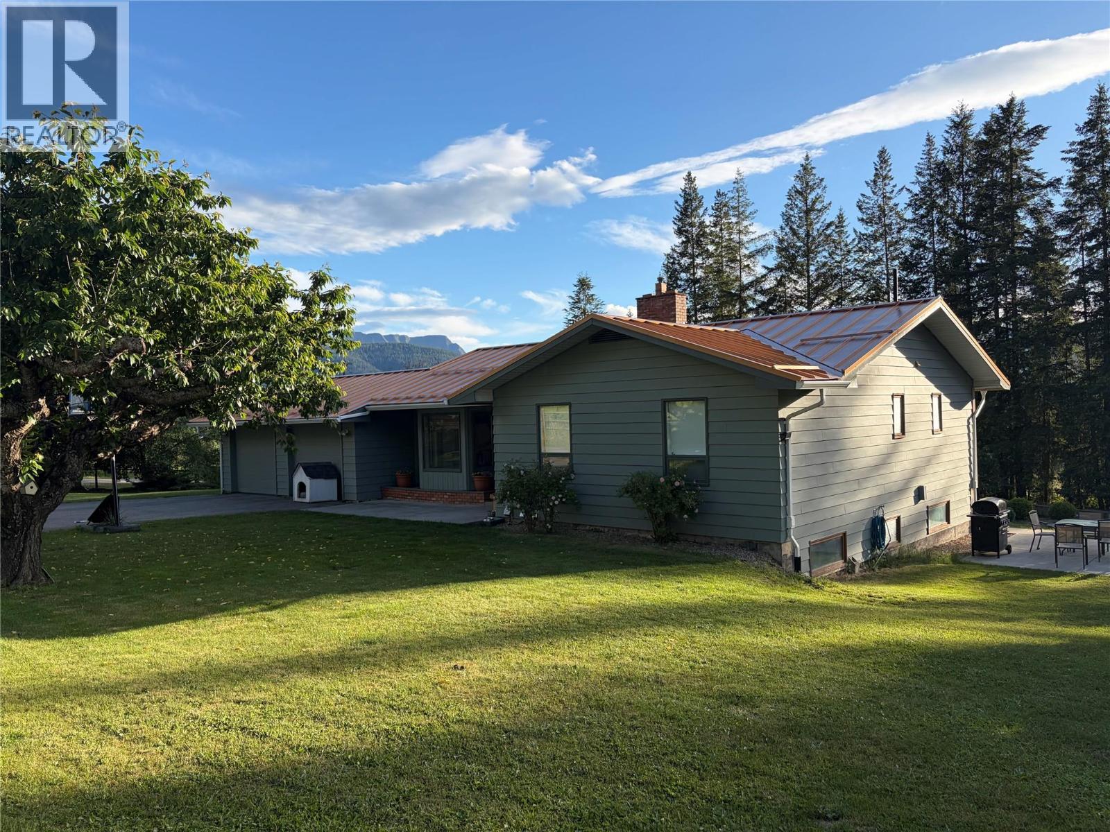 5851 20 Avenue Ne, Salmon Arm, British Columbia  V1E 1Y4 - Photo 3 - 10389837