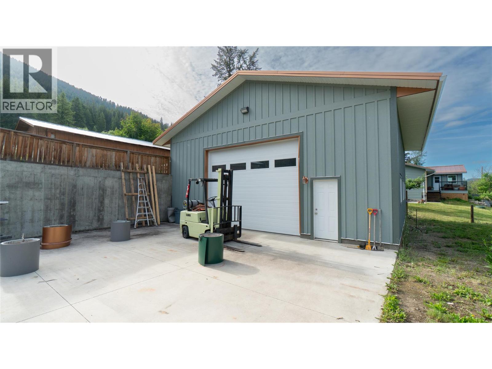 5851 20 Avenue Ne, Salmon Arm, British Columbia  V1E 1Y4 - Photo 53 - 10389837