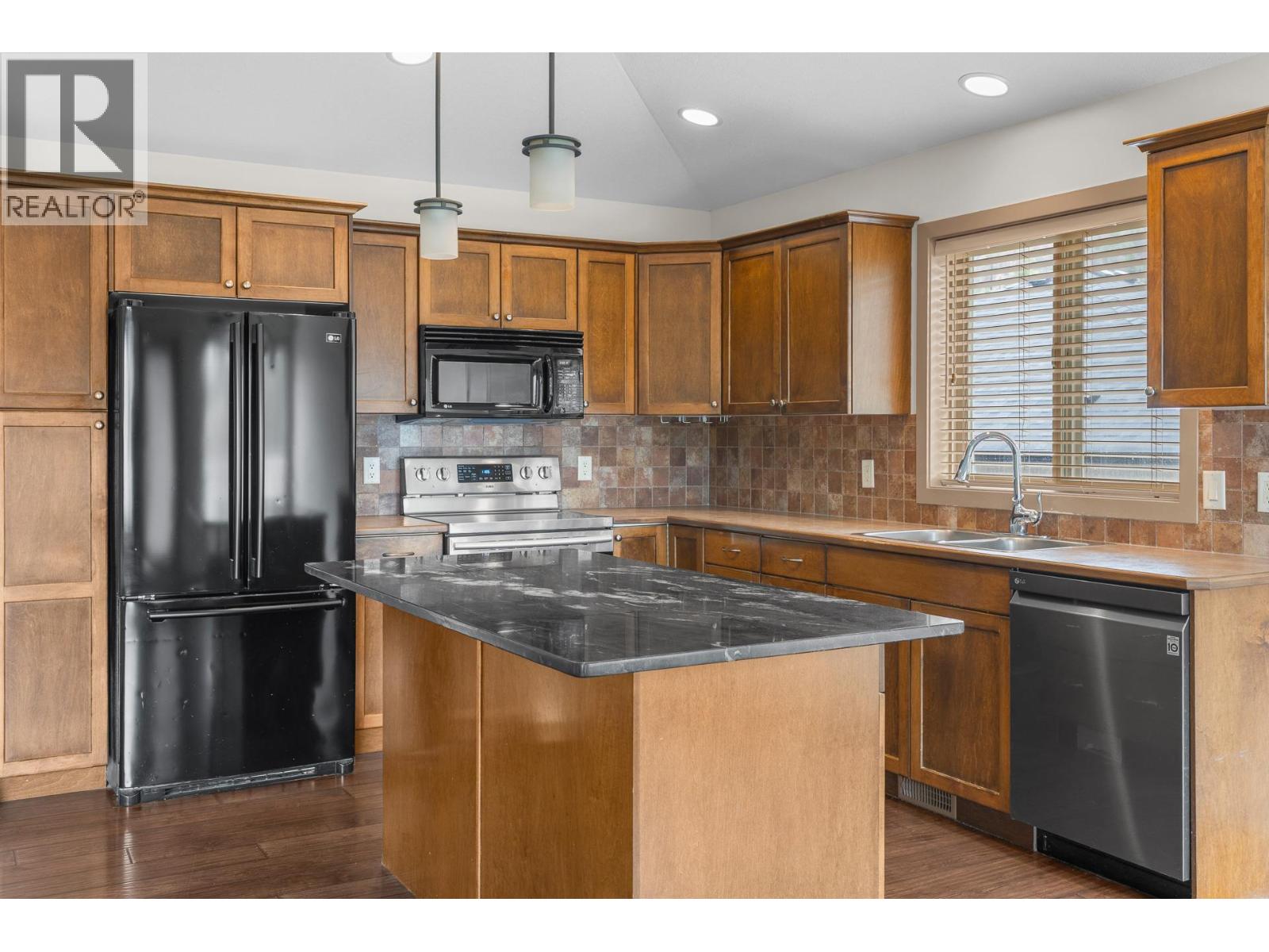 1939 Rosealee Lane, West Kelowna, British Columbia  V1Z 4A8 - Photo 4 - 10389748