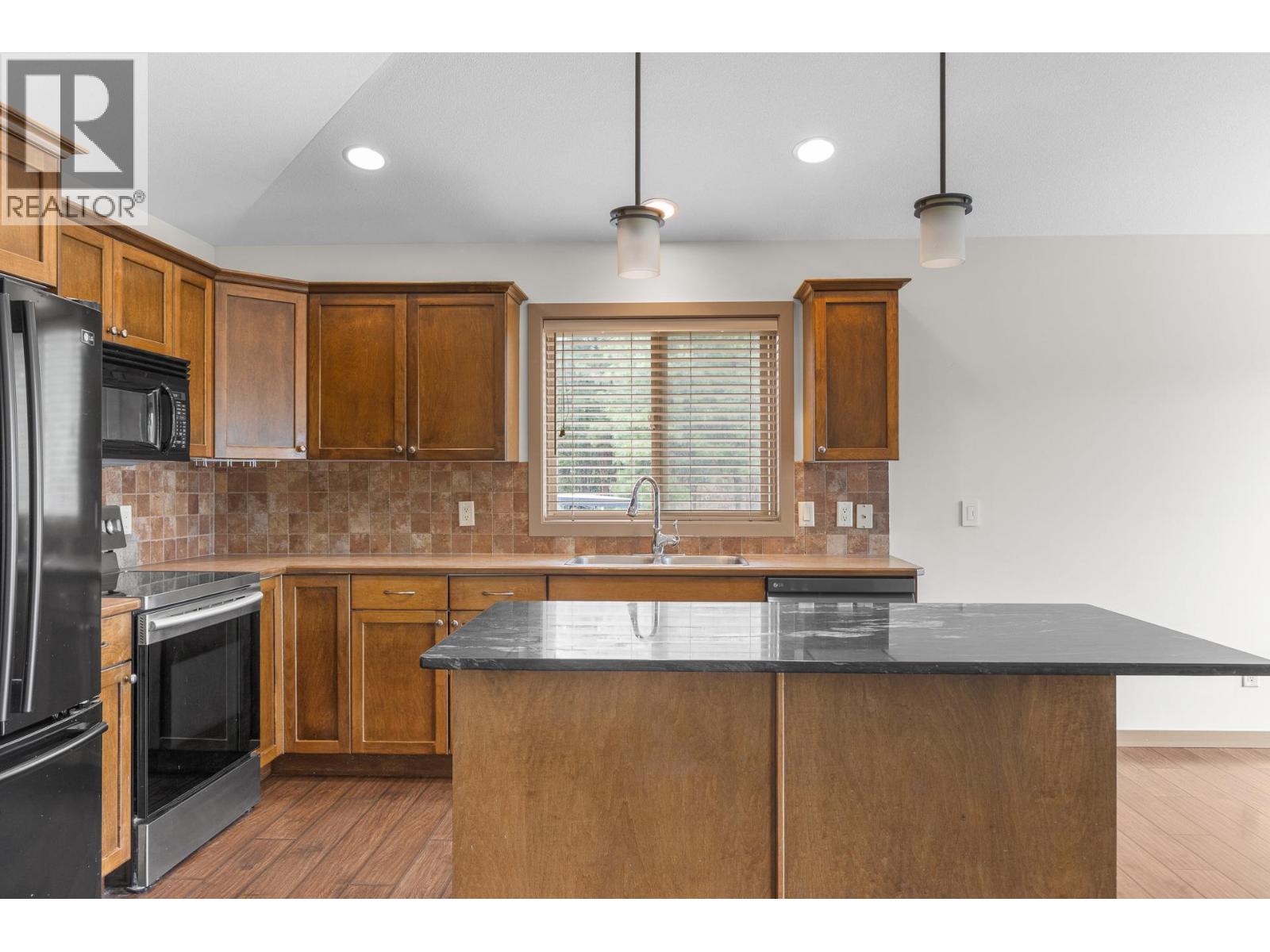 1939 Rosealee Lane, West Kelowna, British Columbia  V1Z 4A8 - Photo 8 - 10389748
