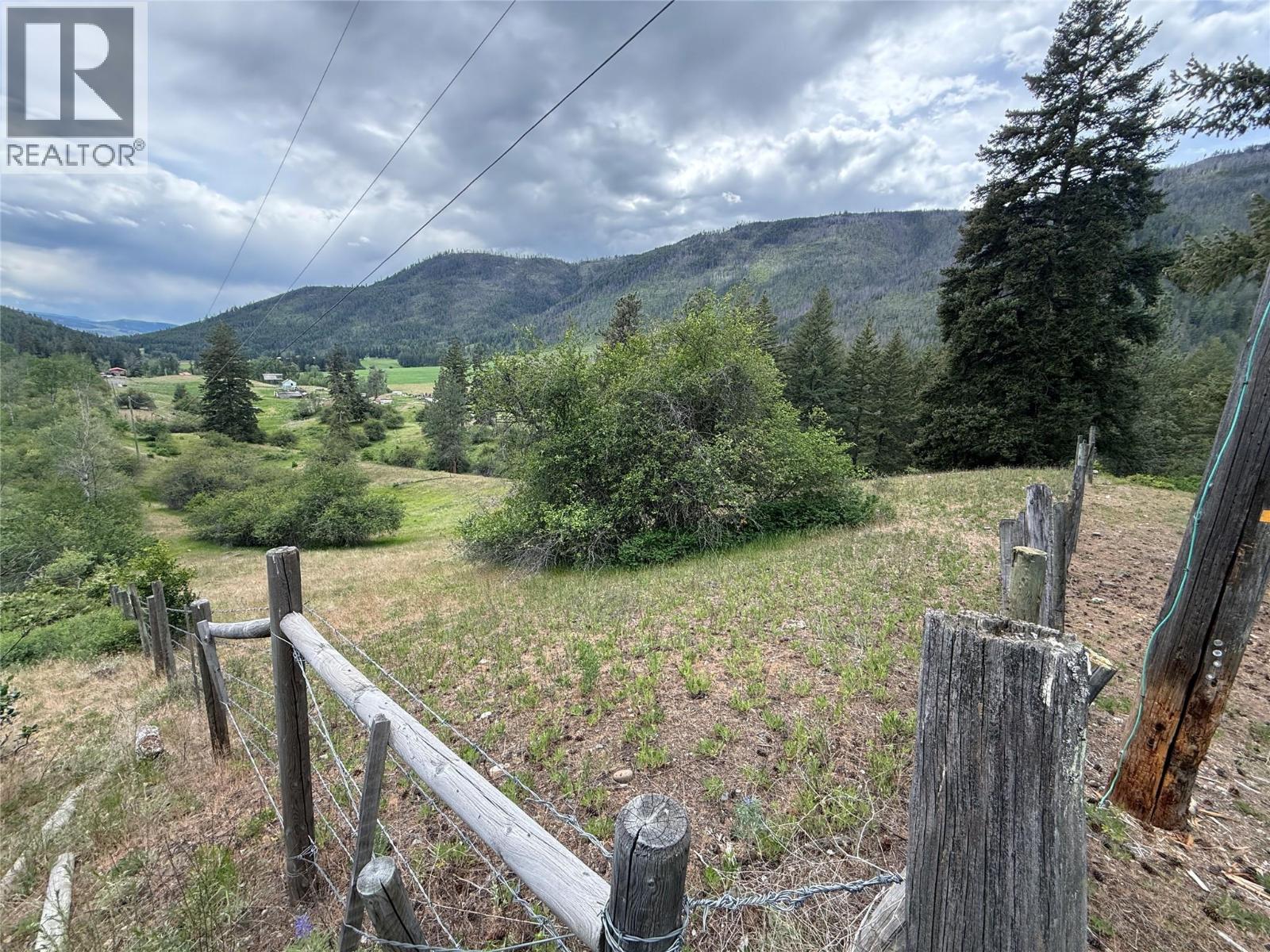 306 Irish Creek Road S, Vernon, British Columbia  V1H 2A4 - Photo 1 - 10390114