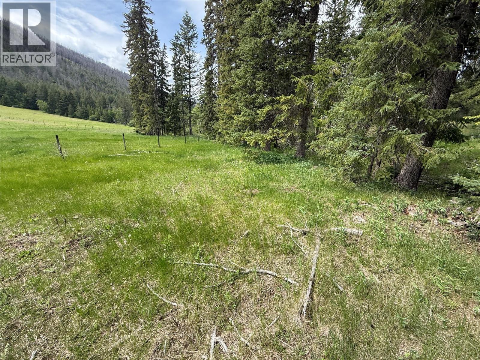 306 Irish Creek Road S, Vernon, British Columbia  V1H 2A4 - Photo 18 - 10390114