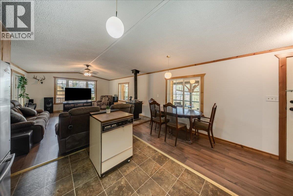 1232 Mcleod Road, Beaver Falls, British Columbia  V0G 1L1 - Photo 12 - 10385632