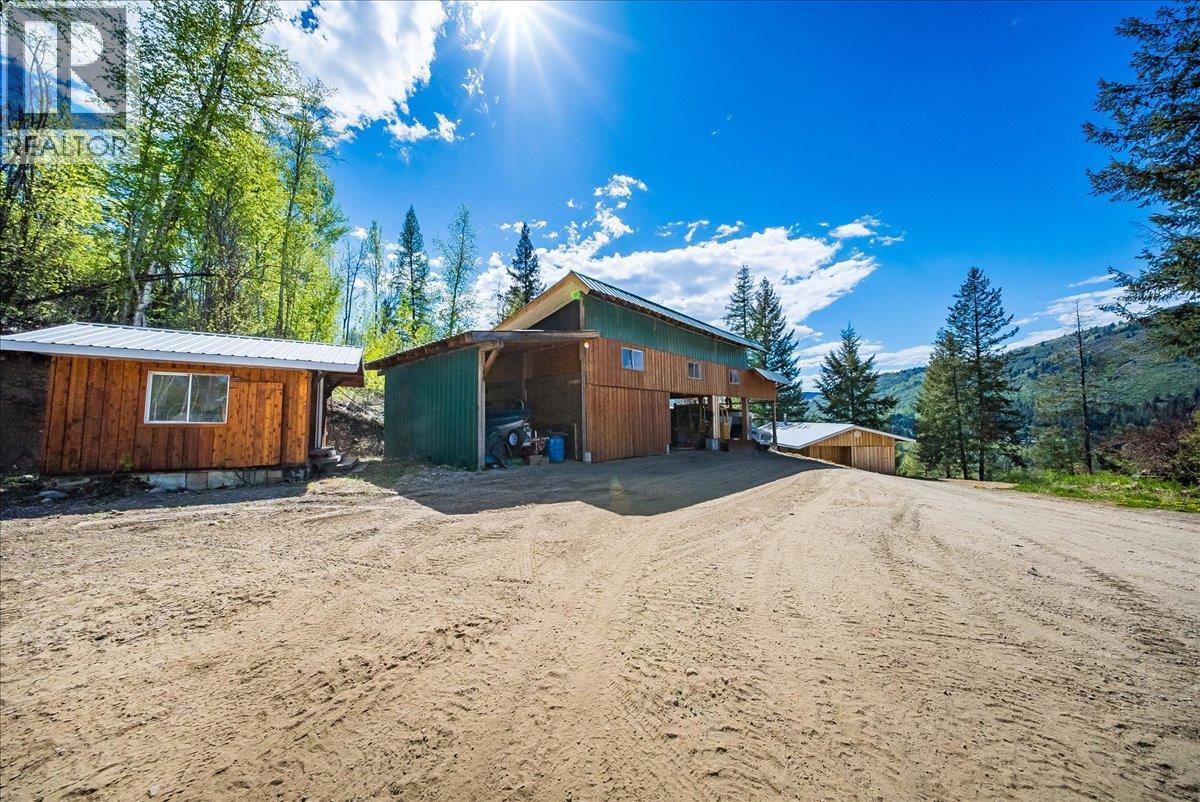 1232 Mcleod Road, Beaver Falls, British Columbia  V0G 1L1 - Photo 3 - 10385632