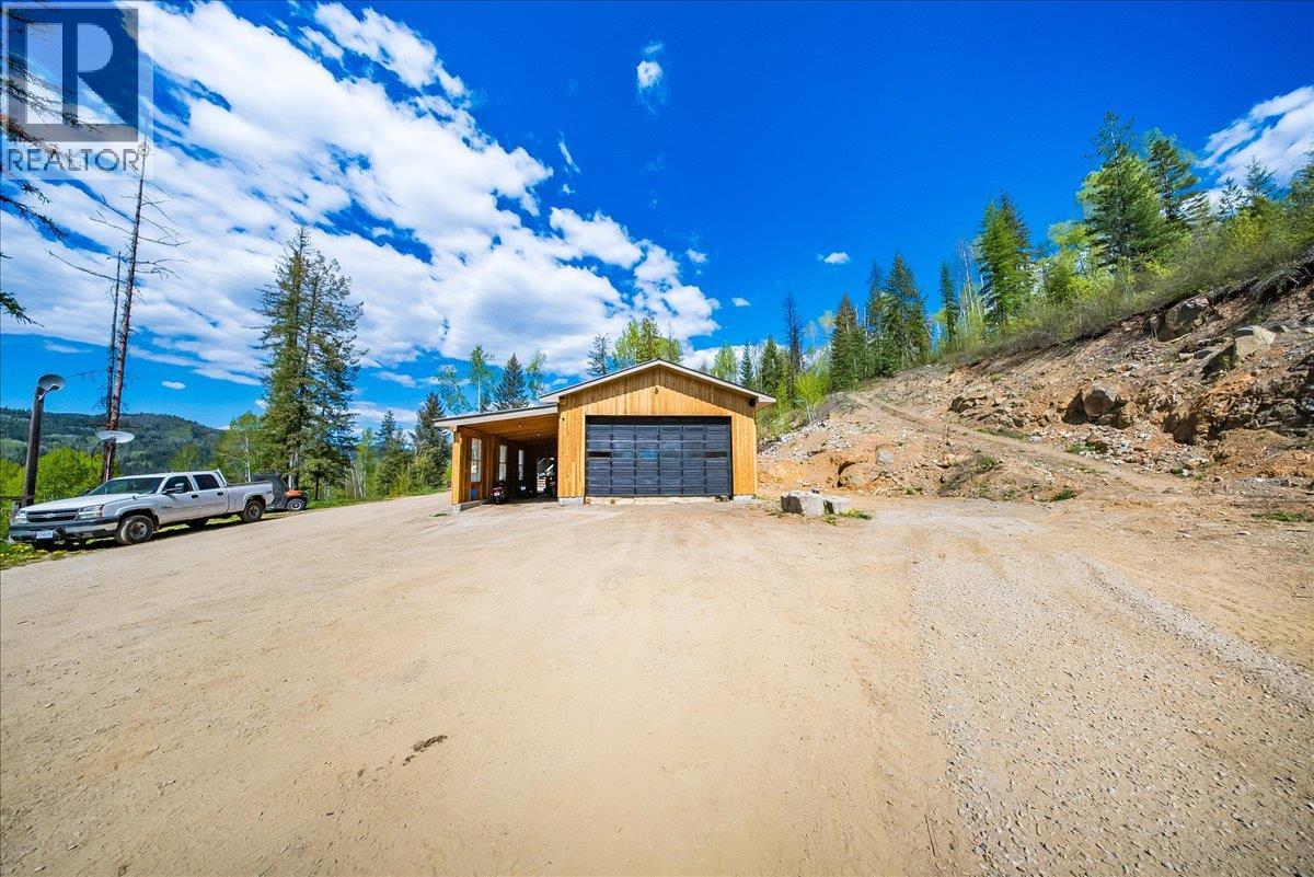 1232 Mcleod Road, Beaver Falls, British Columbia  V0G 1L1 - Photo 4 - 10385632