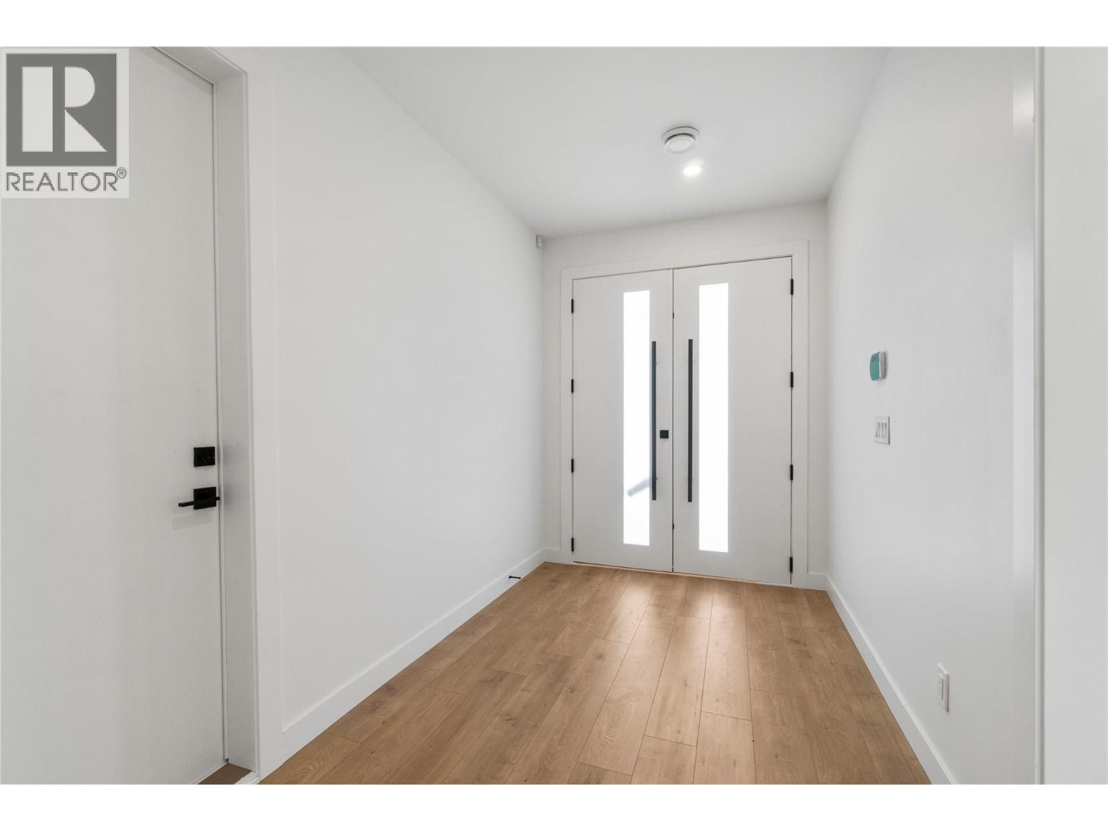 6821 42 Street Ne, Salmon Arm, British Columbia  V0E 1K0 - Photo 2 - 10389739