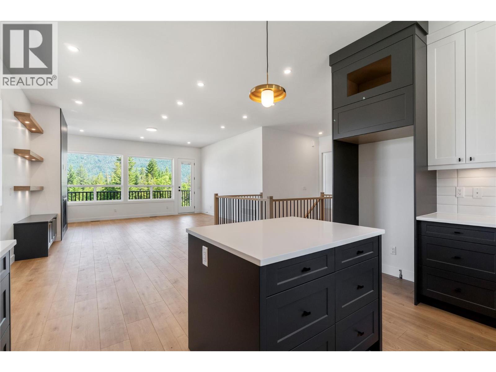 6821 42 Street Ne, Salmon Arm, British Columbia  V0E 1K0 - Photo 7 - 10389739