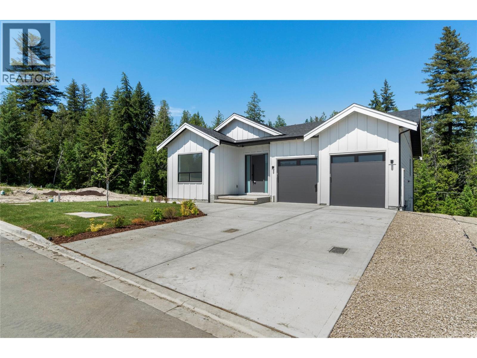 4221 69 Avenue Ne, Salmon Arm, British Columbia  V0E 1K0 - Photo 2 - 10389711