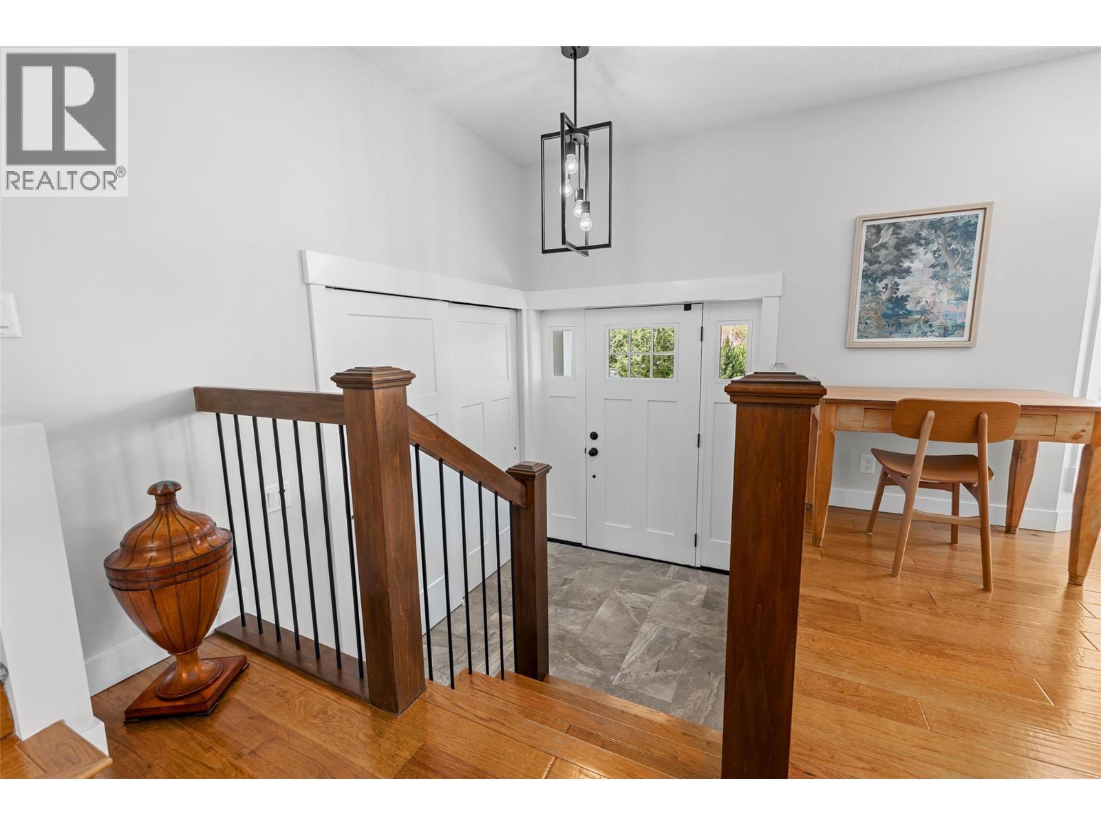 882 Roma Court, Kelowna, British Columbia  V1W 2P6 - Photo 4 - 10389730